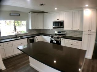 23119 Mariano St, Woodland Hills, CA 91367