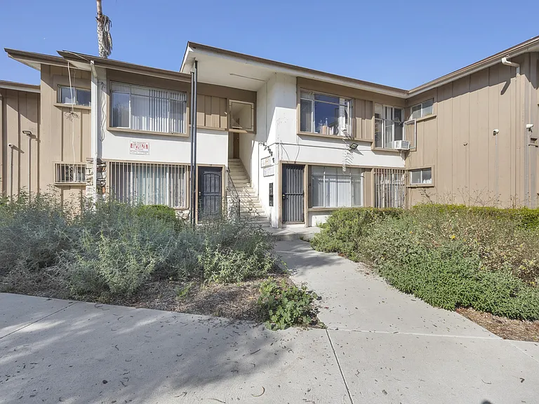 3867 Potomac Ave. — Photo 10