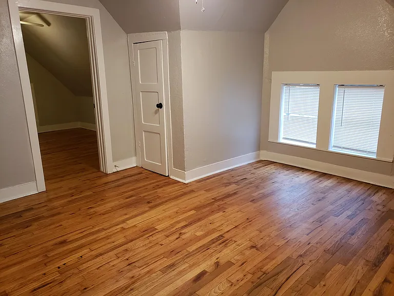 702 College St #3 — Photo 7