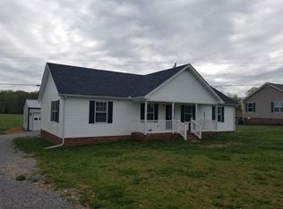 852 Akersville Rd, Lafayette, TN 37083