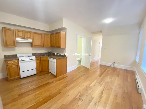 887 Huntington Ave APT 3A, Boston, MA 02115
