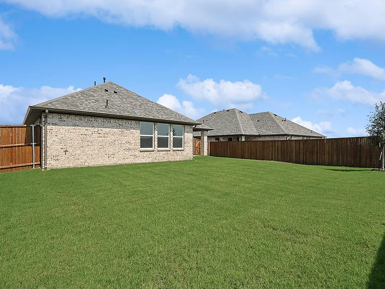 509 Amenduni Ln — Photo 33