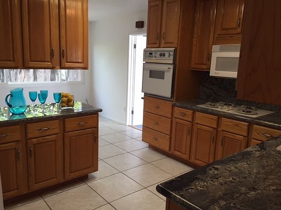 3rd image of 5860 Kelton Ave
