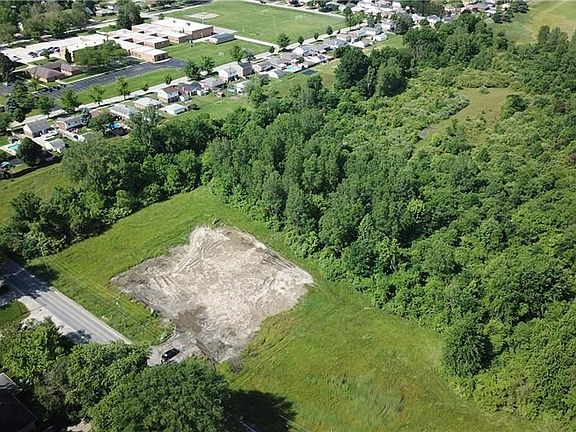 2nd image of 5555 Bennett Rd