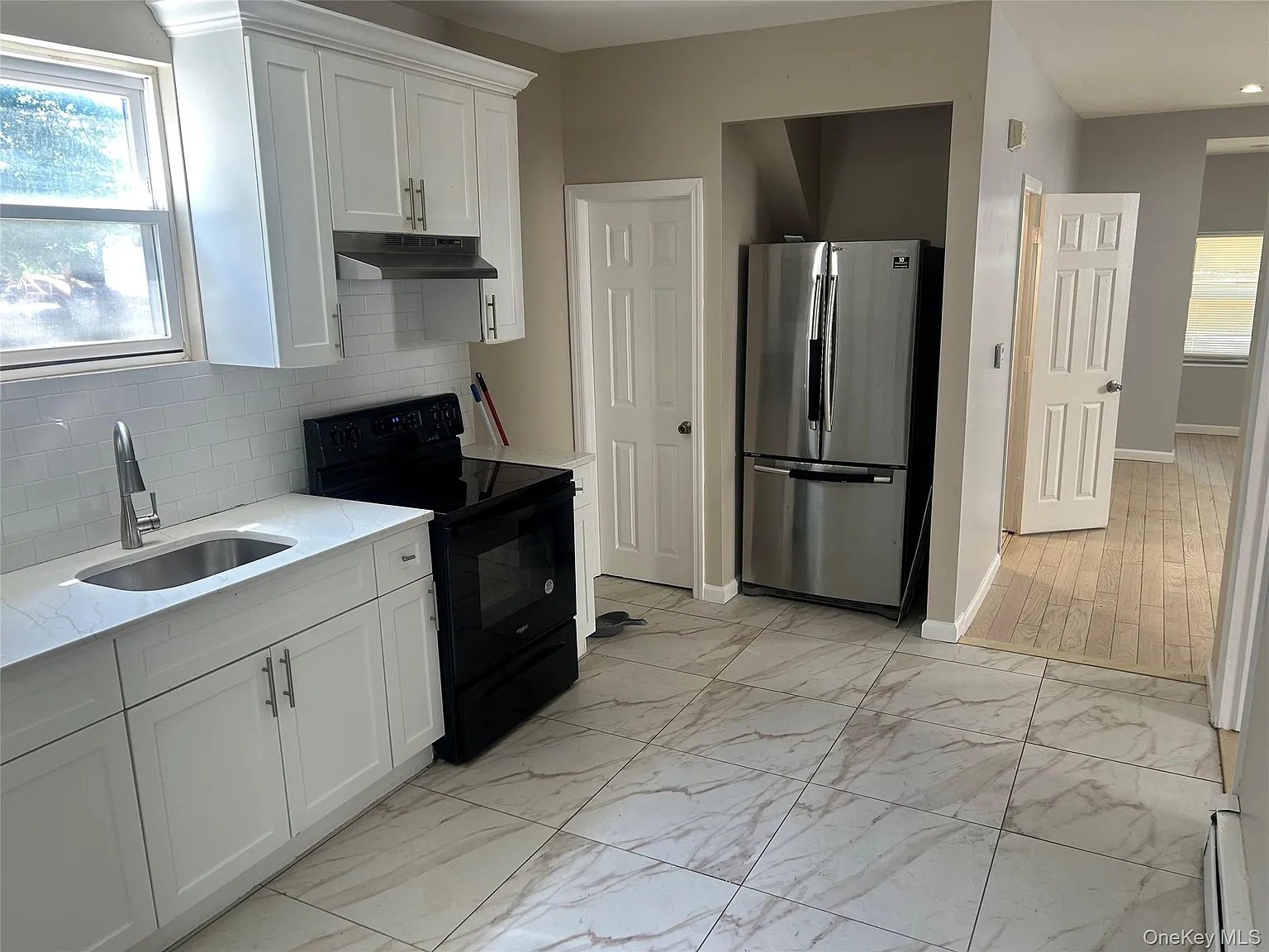 3 bed, 1.5 bath, 2032 sqft, $3,400 — Photo 1