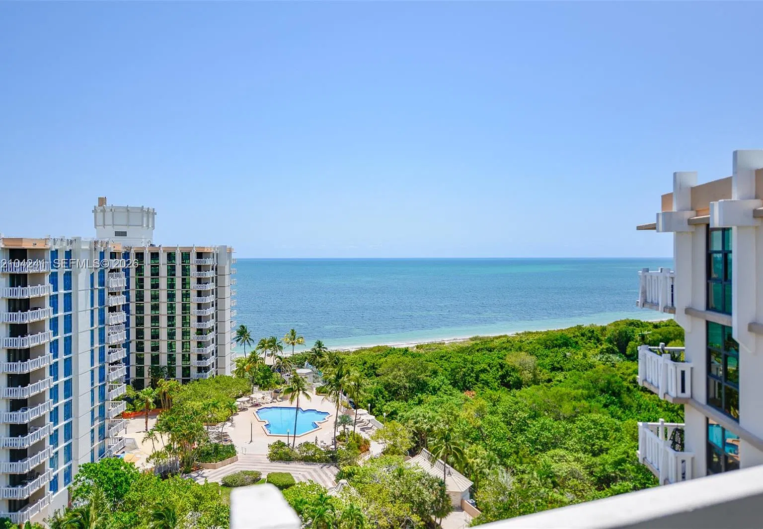 Towers Of Key Biscayne Co — Photo 1