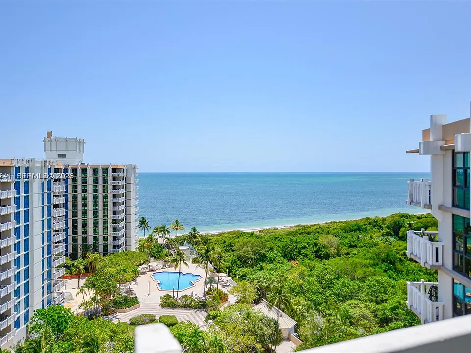 1121 Crandon Blvd #D1206