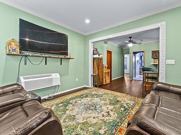 2nd image of 4026 Josephine St