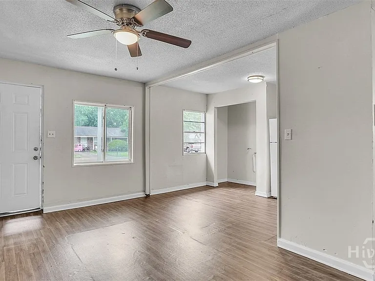 1013 Carroll St — Photo 6