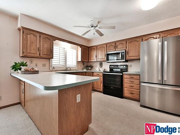 3rd image of 610 Louisiane Cir