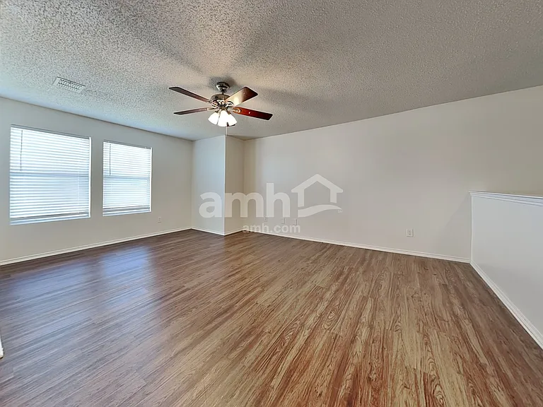 1528 Englewood Dr — Photo 15