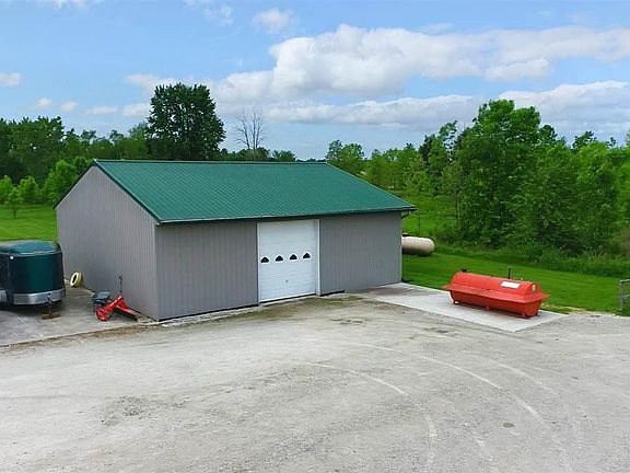 4th image of 7076 Saint Clair Hwy