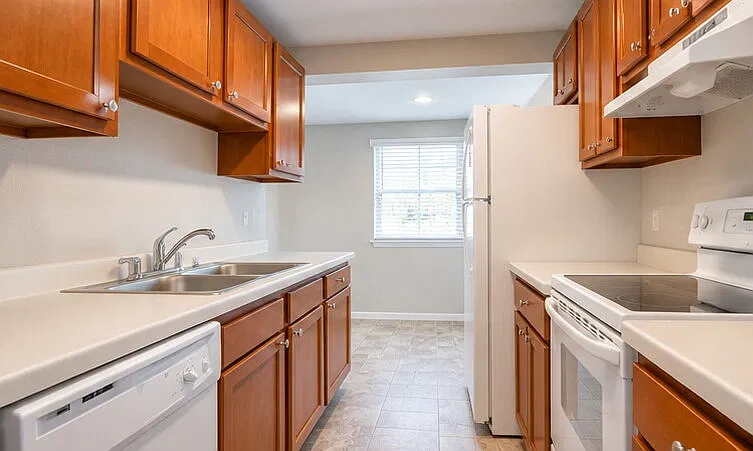 1 bed, 1.0 bath, 750 sqft, $1,040 — Photo 3