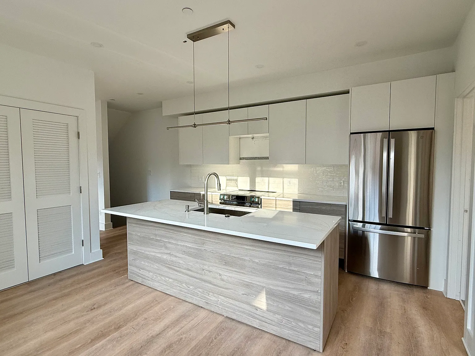 3 bed, 1800 sqft, $5,600 — Photo 4
