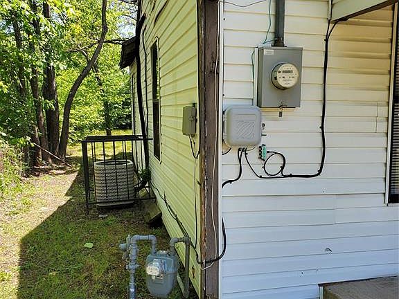 3rd image of 742 Jonelle Ave