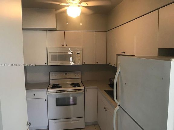 3rd image of 1400 Pennsylvania Ave APT 30