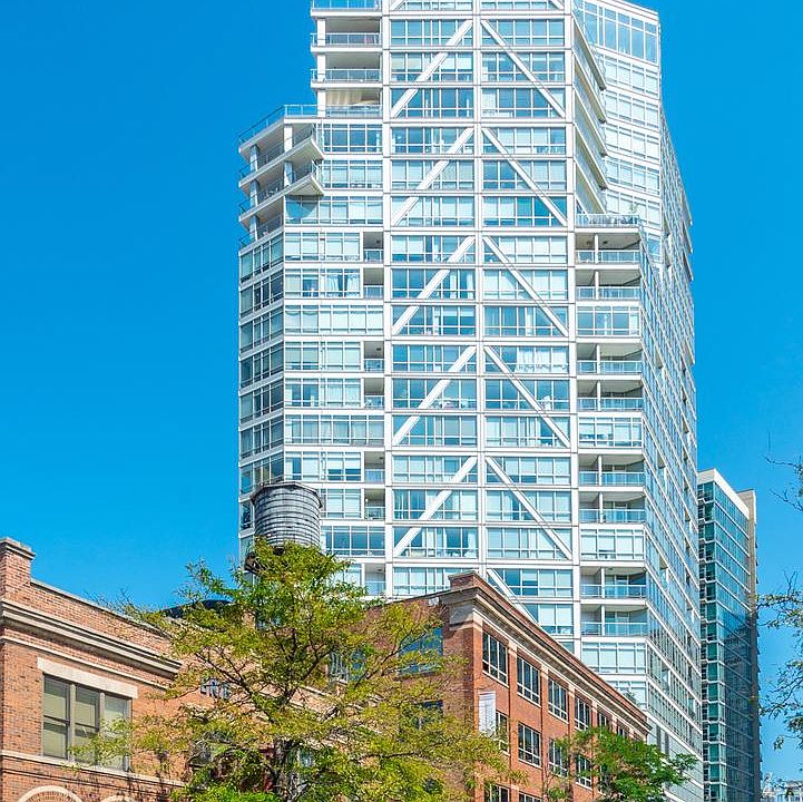1st image of 510 W Erie St #18