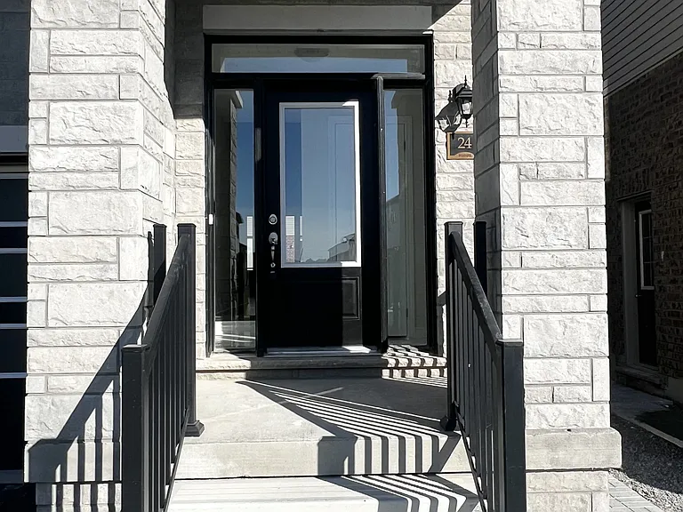 24 Hylton Dr — Photo 3