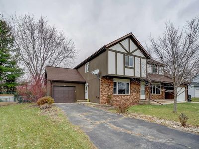 6682 Fairway Cir #1, Windsor, WI, 53598