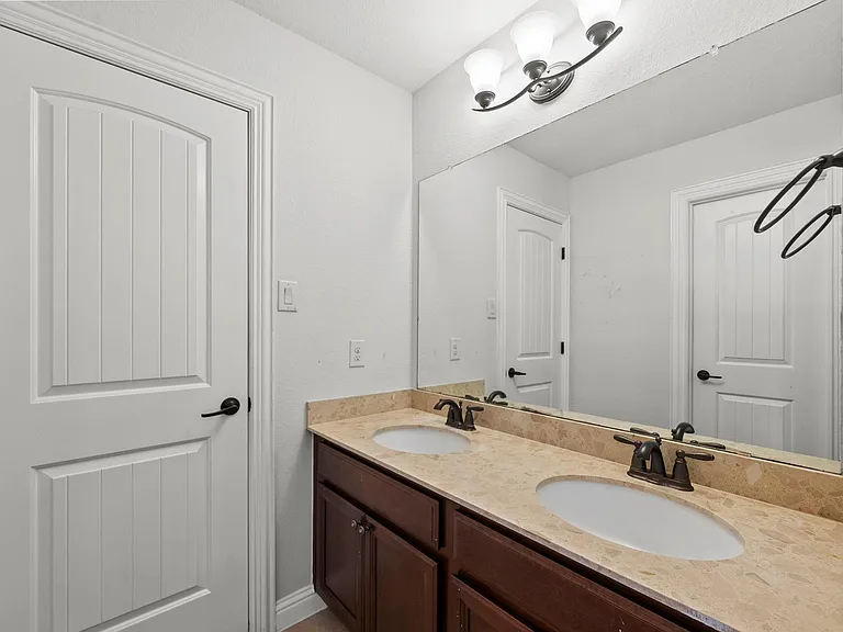 26111 Tintagel Ln — Photo 35