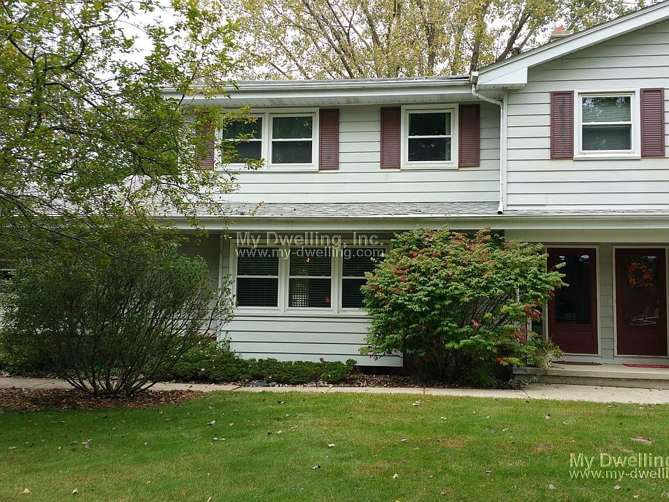 1st image of W359N5643-45 Surrey Dr