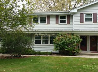 W359N5643-45 Surrey Dr, Oconomowoc, WI 53066