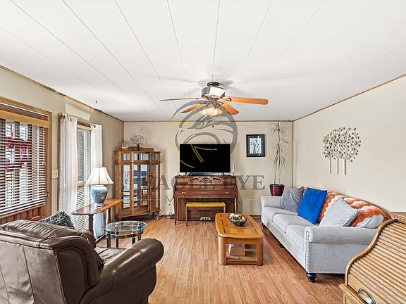 5th image of 2513 River Dr