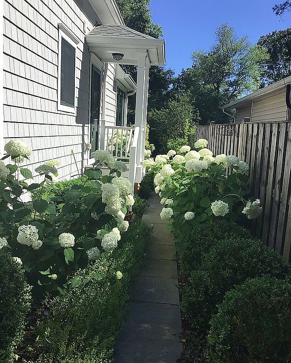 2nd image of 1018 Dunnington Pl