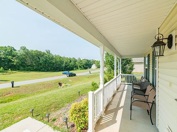 4th image of 174 Stratford Pl #61