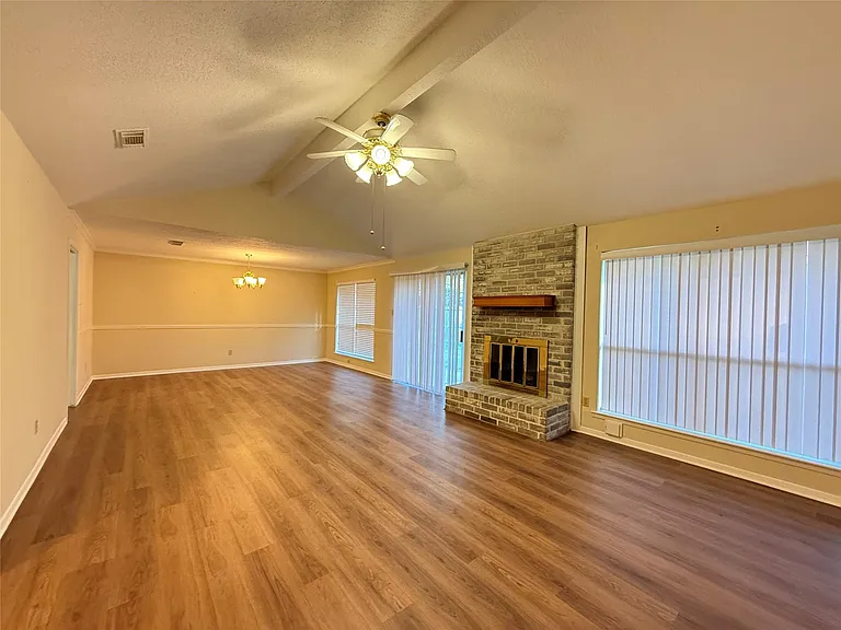 15307 Pebble Lake Dr — Photo 5