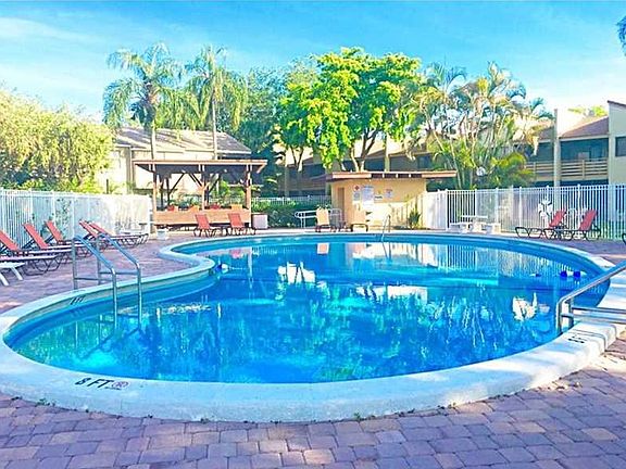 4th image of 1680 Cypress Pointe Dr #2B