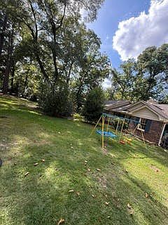 5th image of 605 Woodland Way