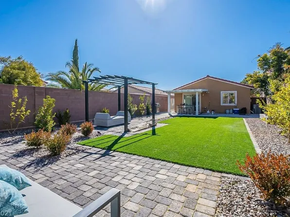 10240 Falling Needle Ave, Las Vegas, NV 89135