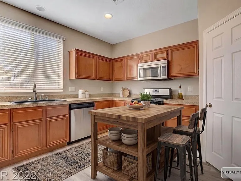 9737 Villa Cache Ct — Photo 22
