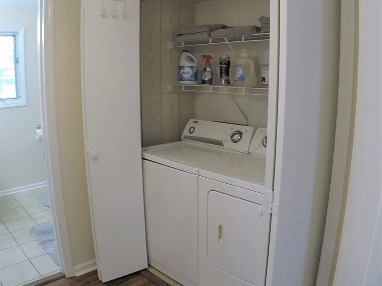 Washer & dryer closet