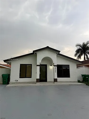 8945 NW 114th St Photo 1