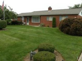 2910 Willow Ln, Macungie, PA 18062
