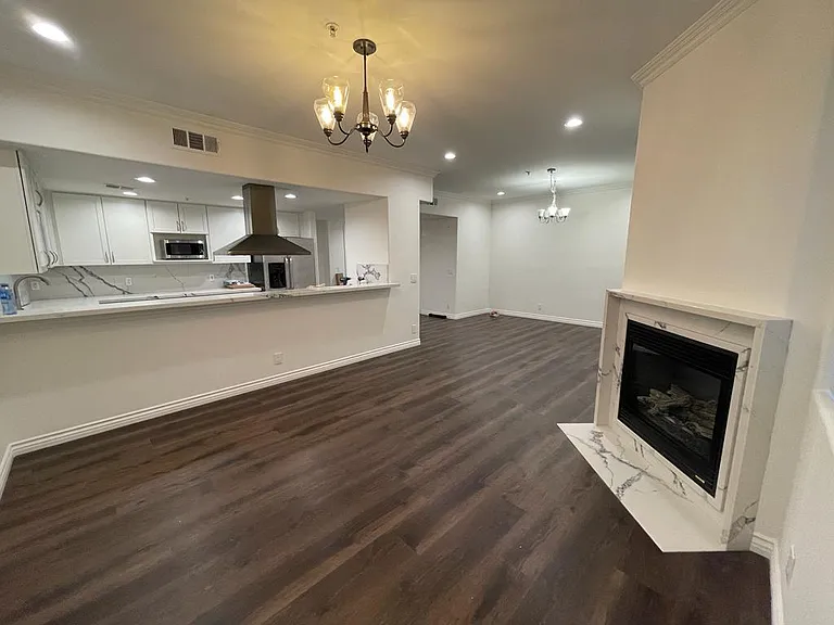 1426 N Laurel Ave #107 — Photo 5