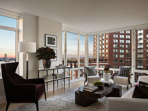4th image of 210 Warren St #23D