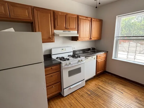 3159 W Argyle St #2B, Chicago, IL 60625
