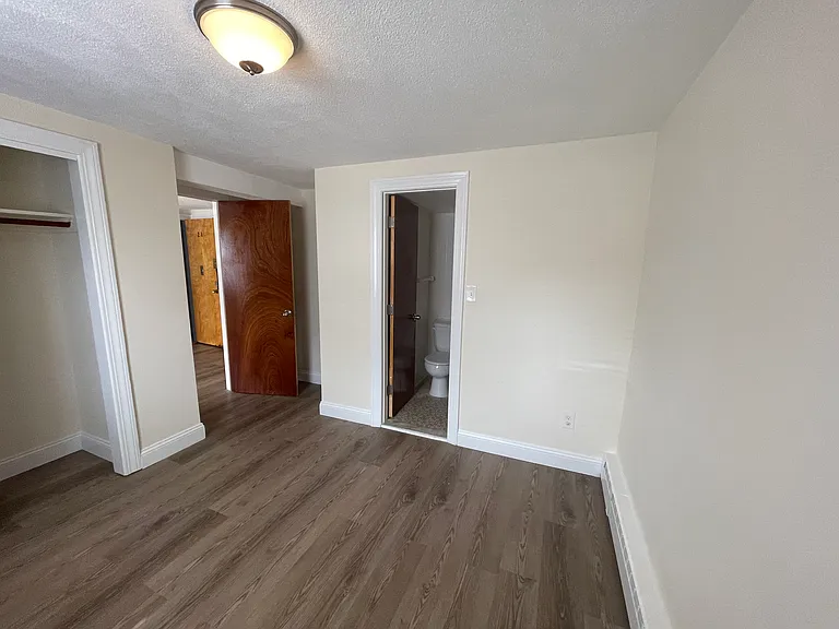 North Beacon St Brighton Apartments — Photo 8