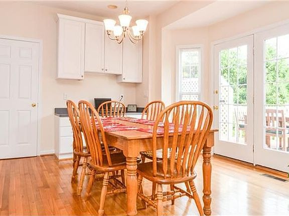 5th image of 10300 Riverwalk Ln