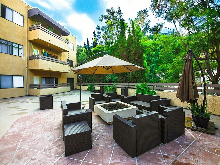 The Flats At Studio City - Darbyridge, Lp — Photo 1