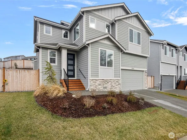 2205 SW Putnam Drive, Oak Harbor, WA 98277