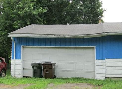 5th image of 320 N Ida St