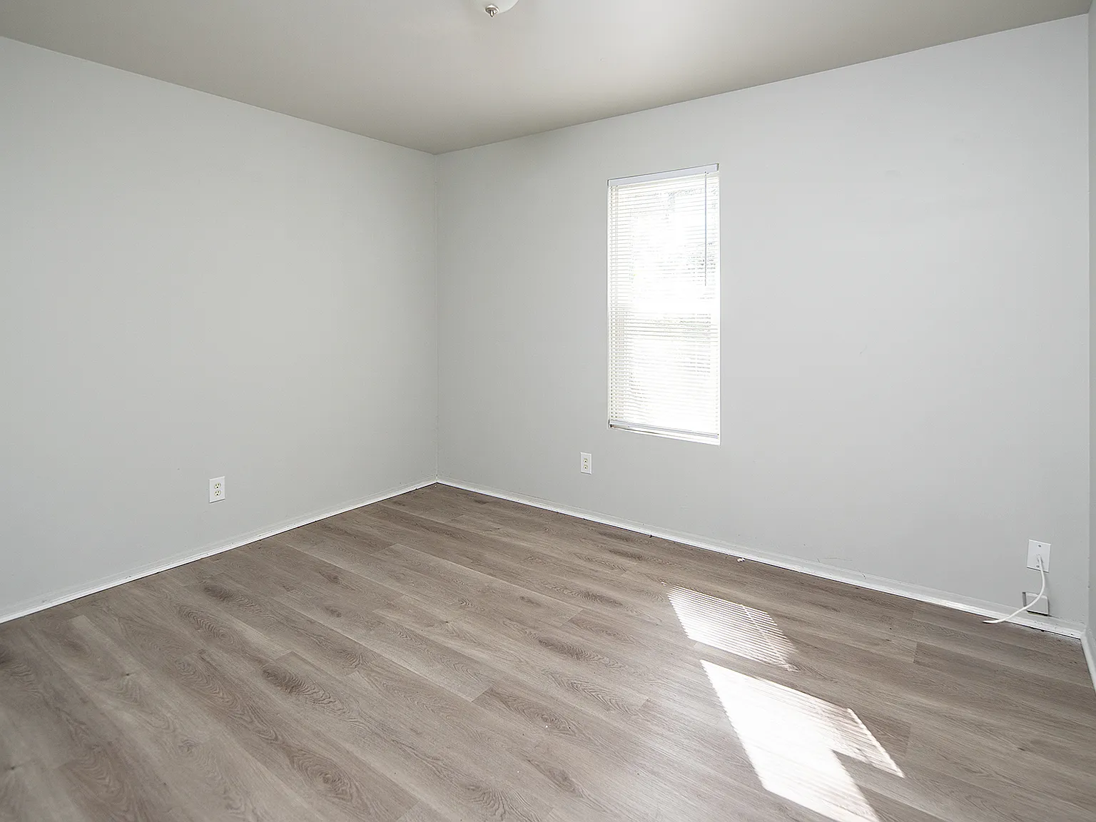 2 bed, 750 sqft, $1,195 — Photo 3