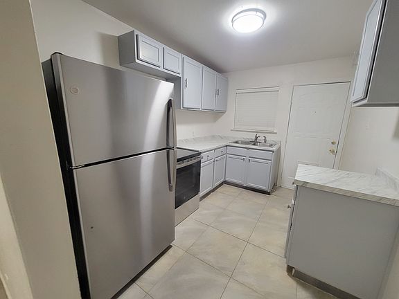 3rd image of 1816 Alamo Ave #1