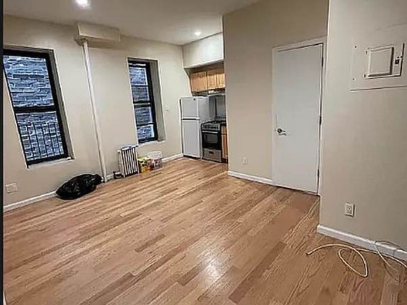 5th image of 220 E 29th St APT 1g