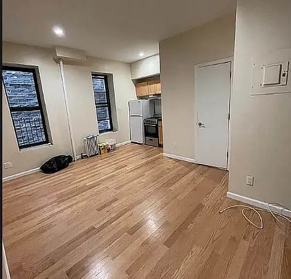 220 E 29th St #1G — Photo 5