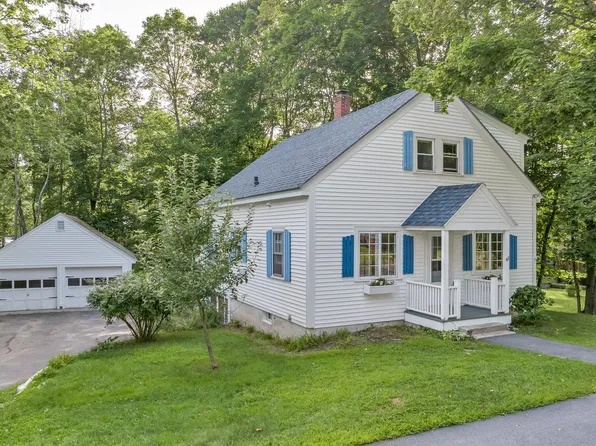 41 Pine Street, Wolfeboro, NH 03894